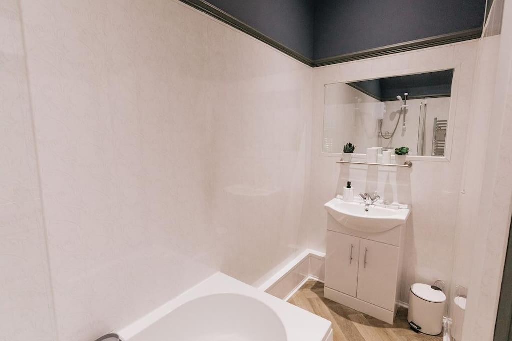 Grove House No.07 - Luxury Apartment Close To The Llandudno Beach ภายนอก รูปภาพ